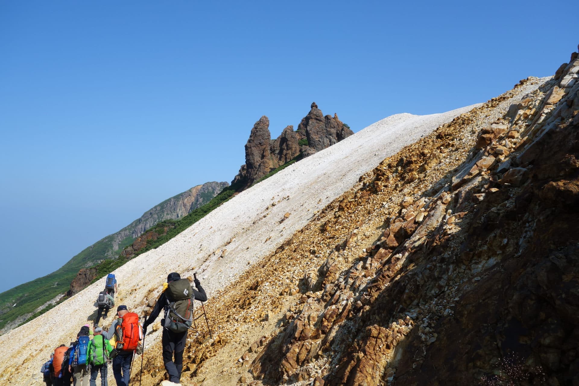 Hiking Shiretoko National Park, Hokkaido. 4-day trip. Certified guide