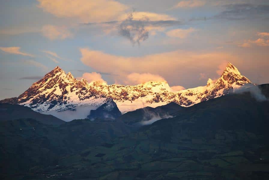 top-5-volcanoes-to-climb-in-ecuador-el-altar