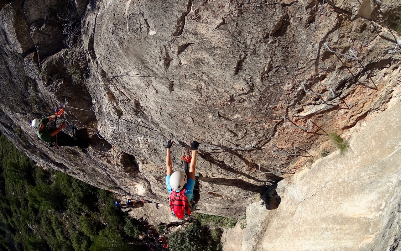Barcelona guided rock climbing day tours. Rock Climbing trip. AEGM leader