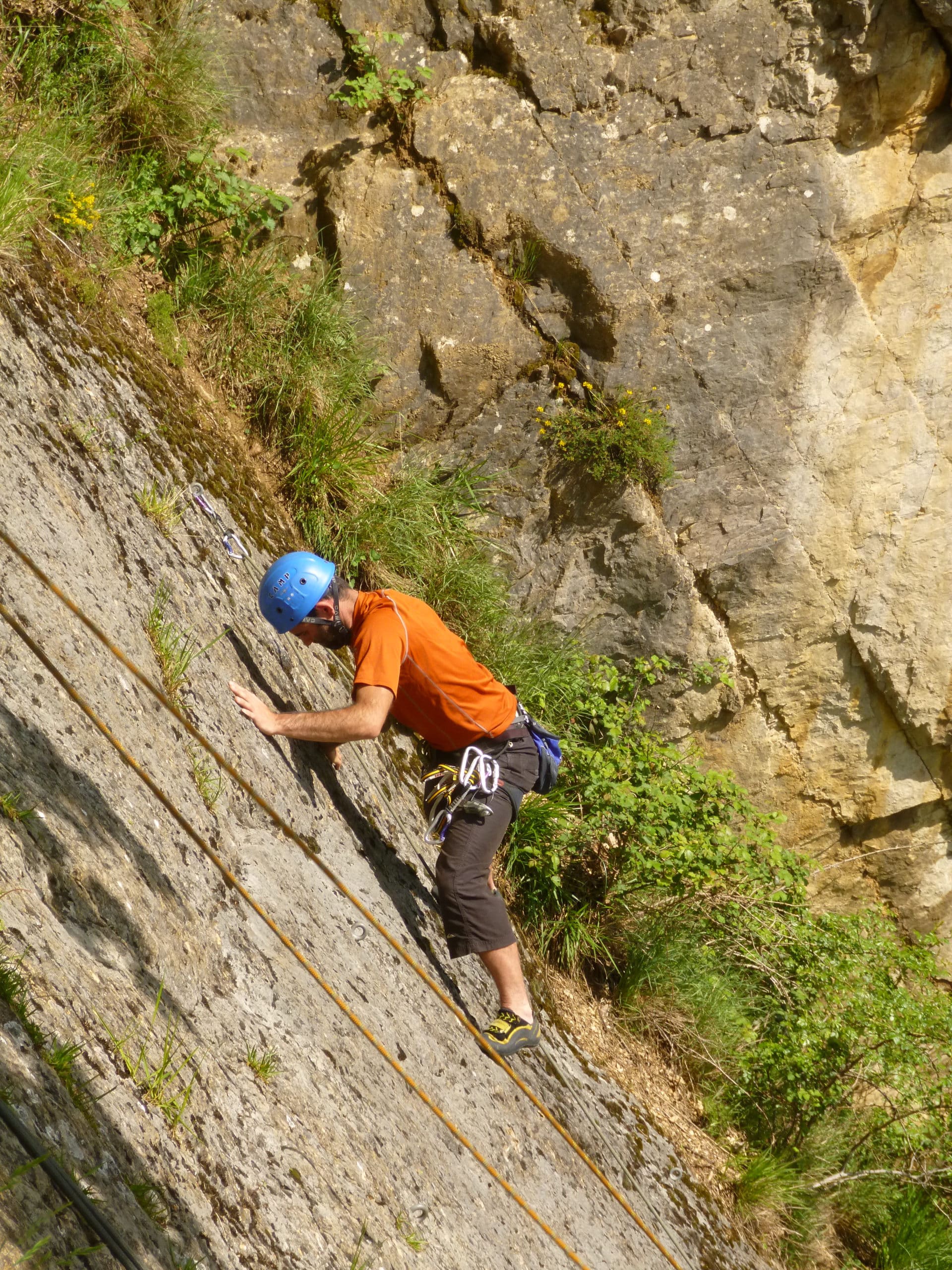 Anseremme (Dinant) guided rock climbing. 1/2-day trip. Certified leader