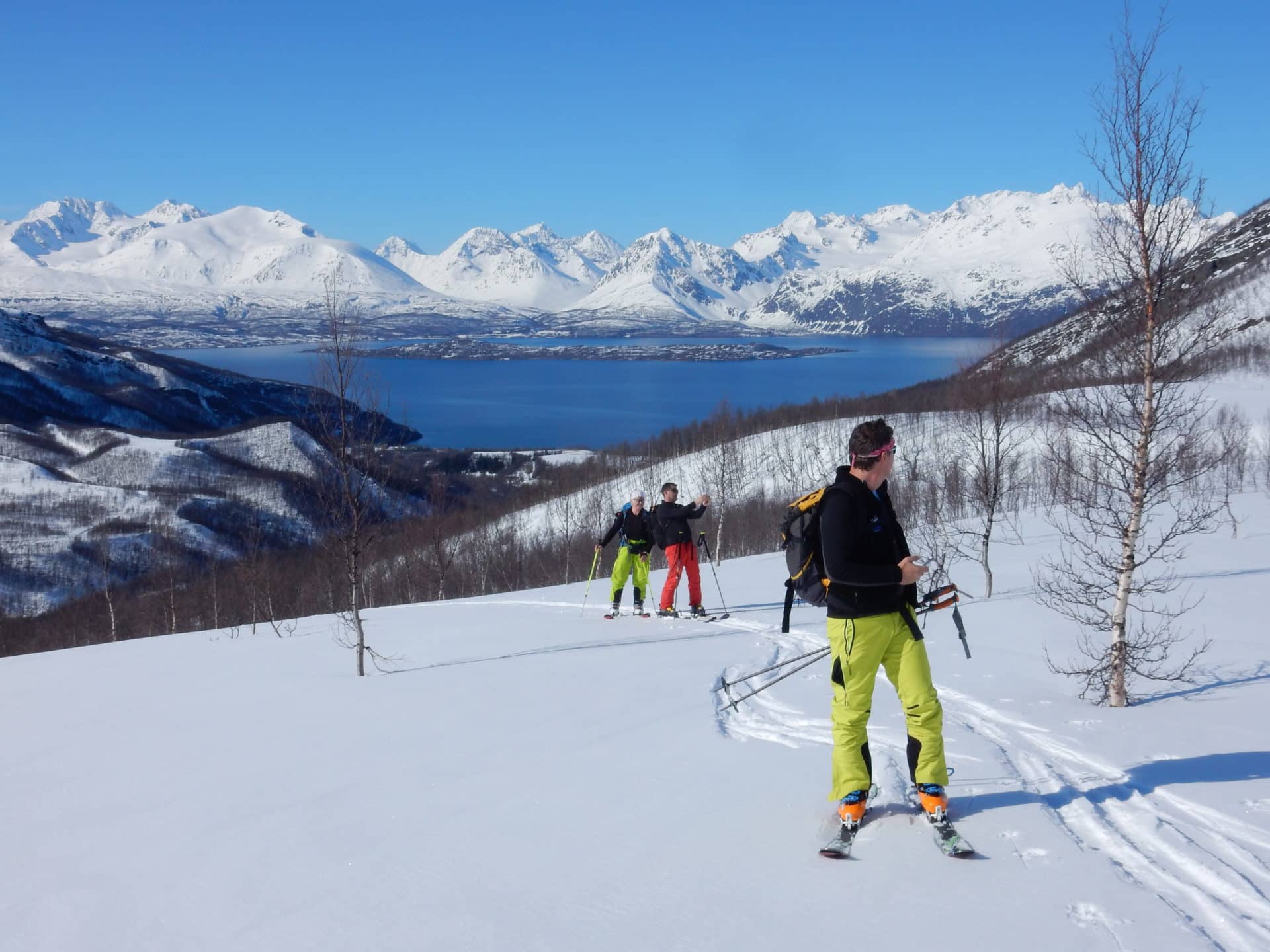 Midnight sun ski touring week in the Lyngen Alps, Norway ...