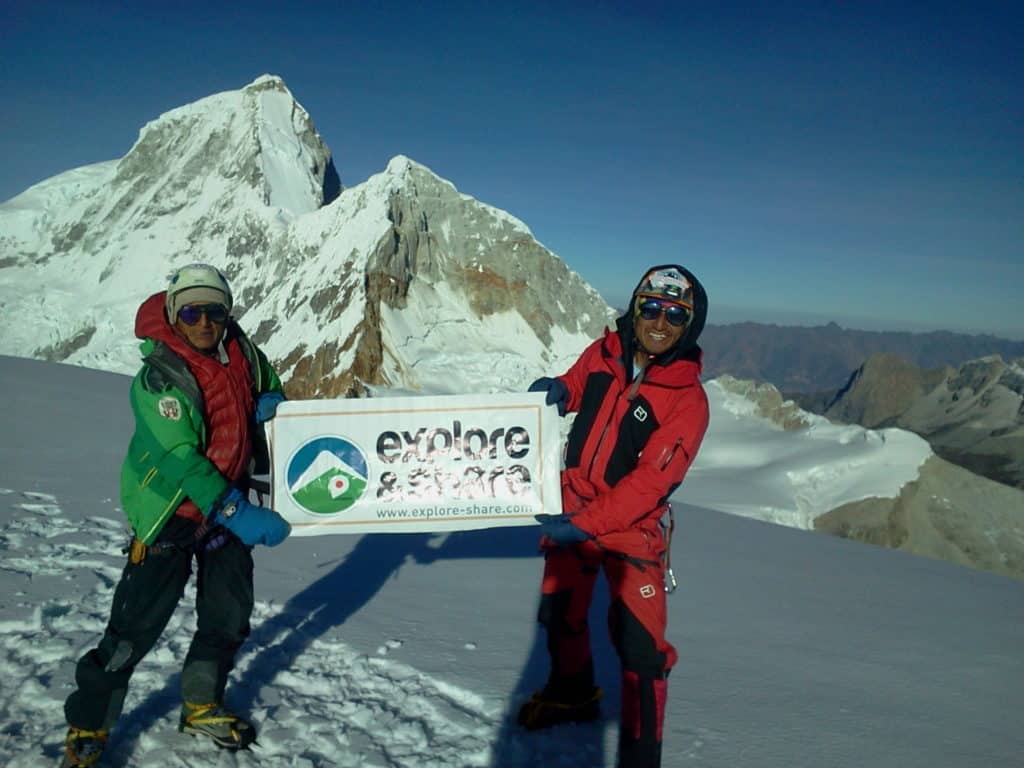 differences between hiking and mountaineering