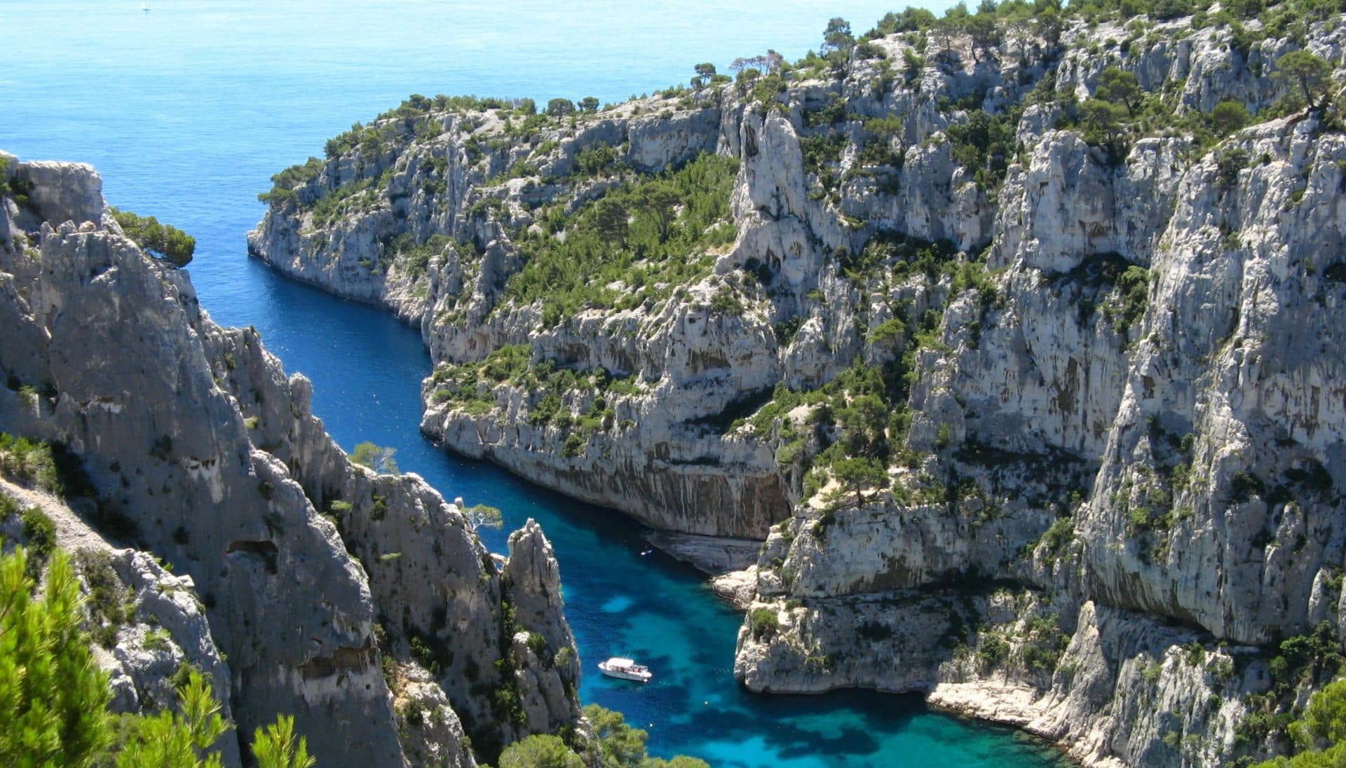 Les Calanques rock climbing day tours for beginners. Rock Climbing trip ...