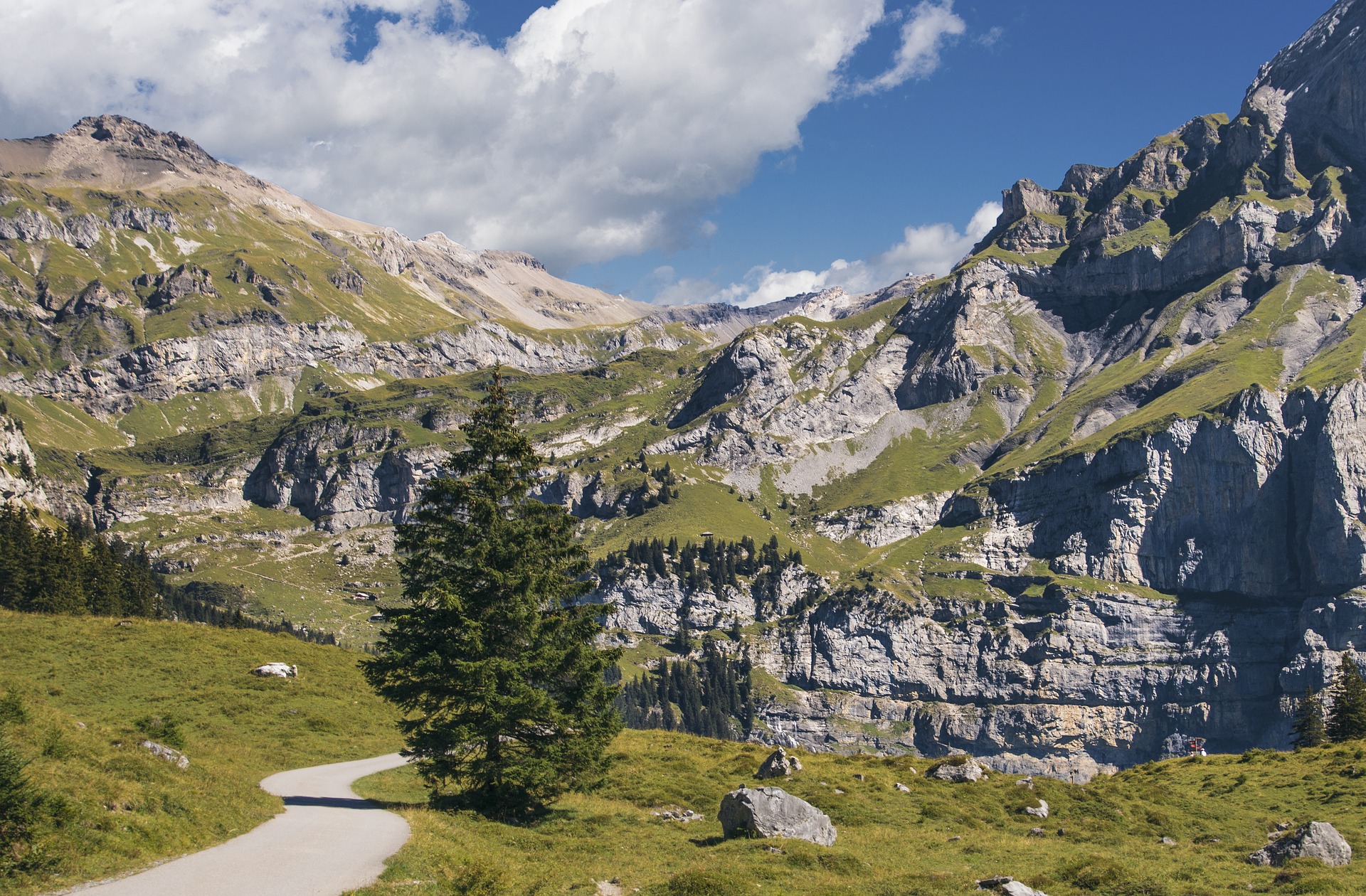 Hiking - Switzerland . Trekking and Backpacking trips