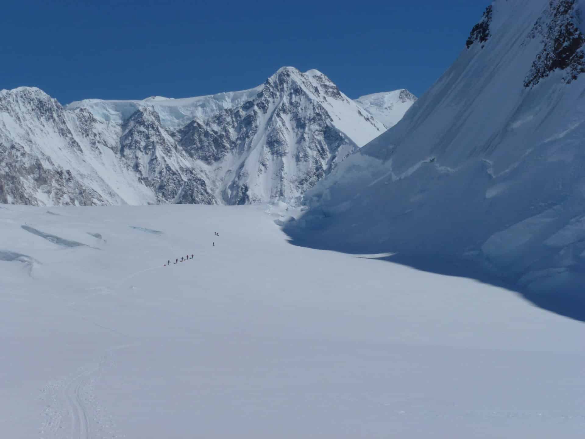 Mount Logan via King’s Trench route ski mountaineering tour (Canadian Side). 22day trip. IFMGA