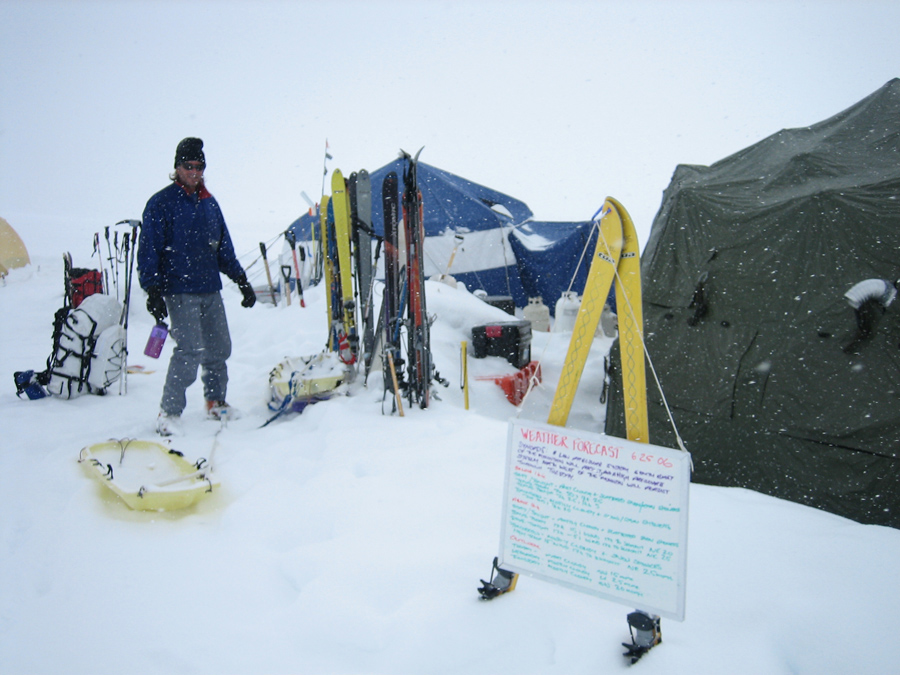 Denali (6,190m) climb via the West Buttress Route, 25 days. 25day trip