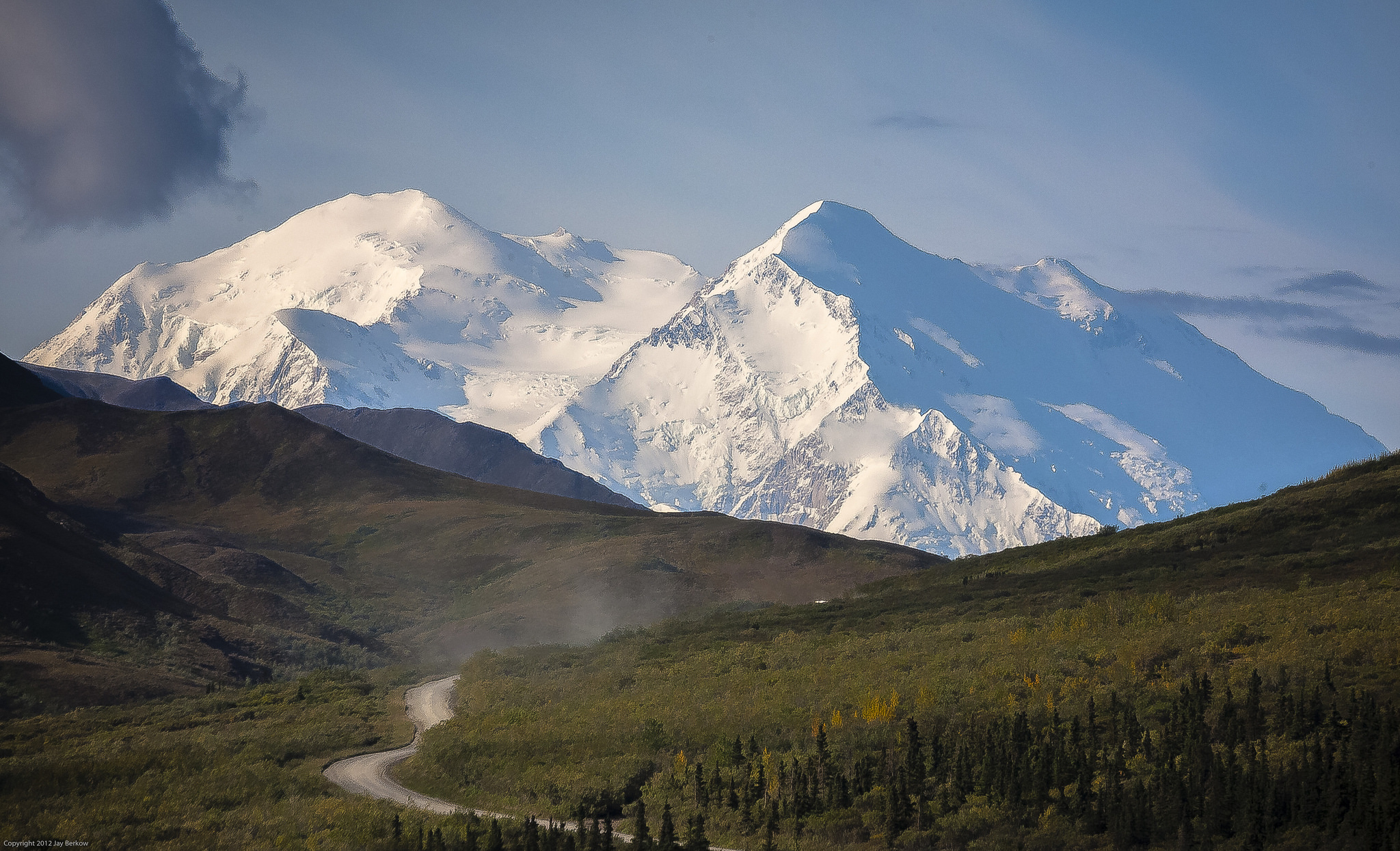 Mountain Climbing Mount Denali. Mountaineering trips and summits